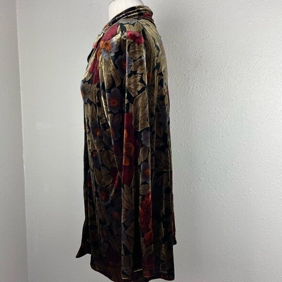 NWT I.K.C For County Wear Womens Floarl Velour V-Neck Button Down Top Size M - Picture 3 of 6